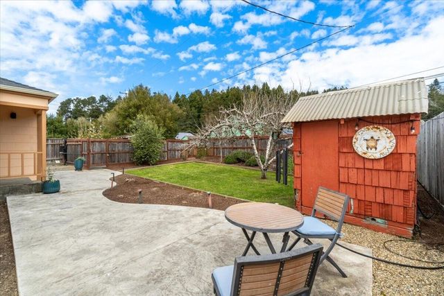 6112 Elk River Road, Elk River, CA 95503