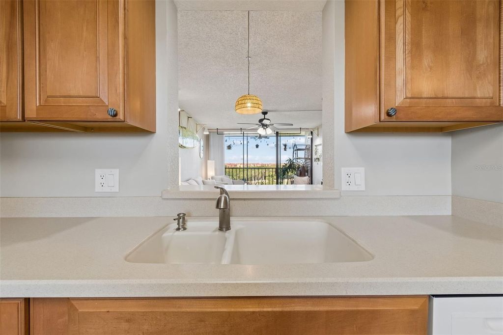 Image 15 of property listing at 900 COVE CAY DRIVE 5F, Clearwater, FL 33760