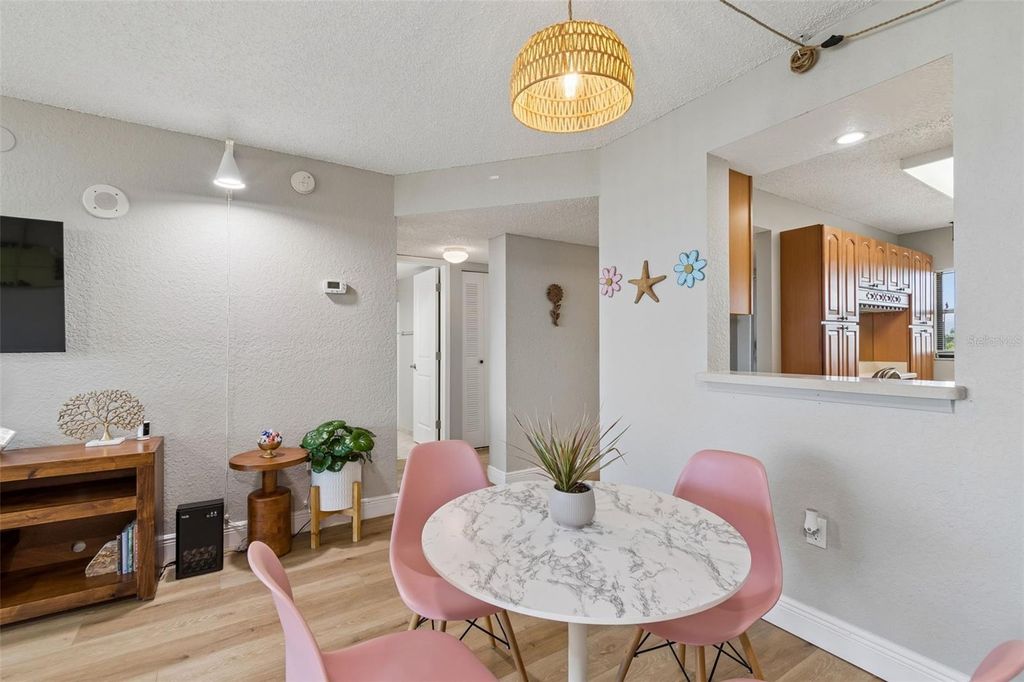 Image 19 of property listing at 900 COVE CAY DRIVE 5F, Clearwater, FL 33760