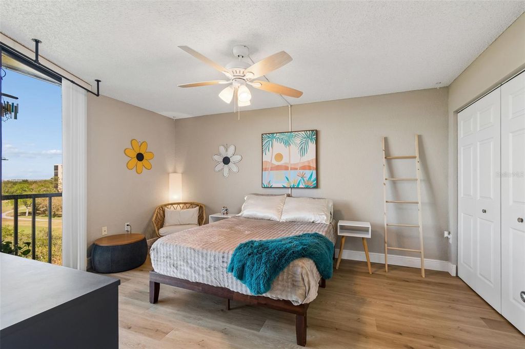 Image 31 of property listing at 900 COVE CAY DRIVE 5F, Clearwater, FL 33760