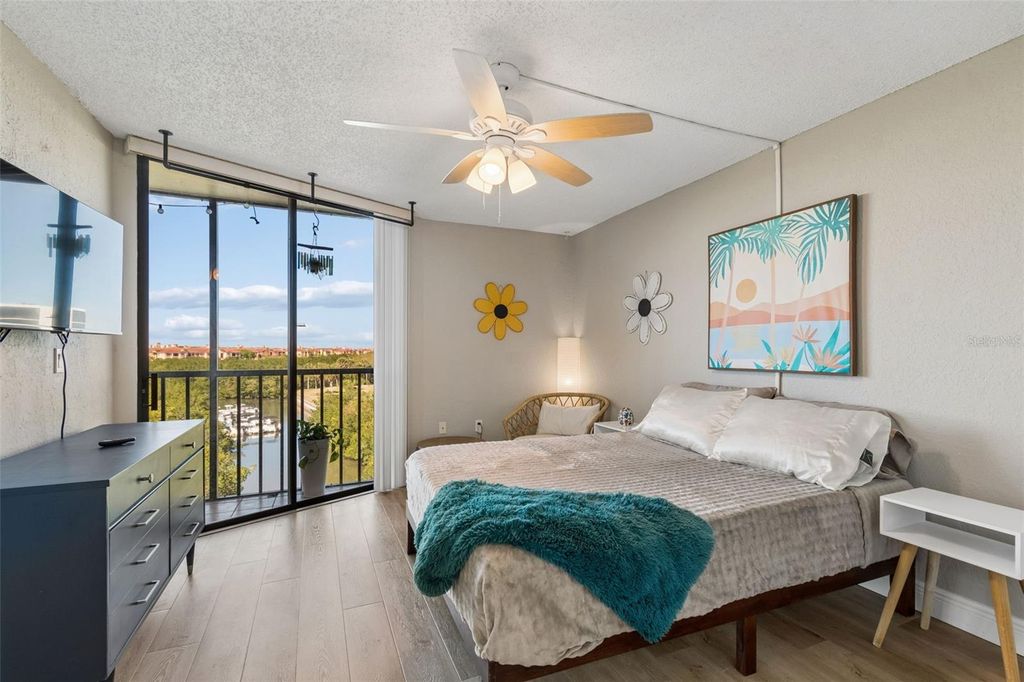 Image 32 of property listing at 900 COVE CAY DRIVE 5F, Clearwater, FL 33760