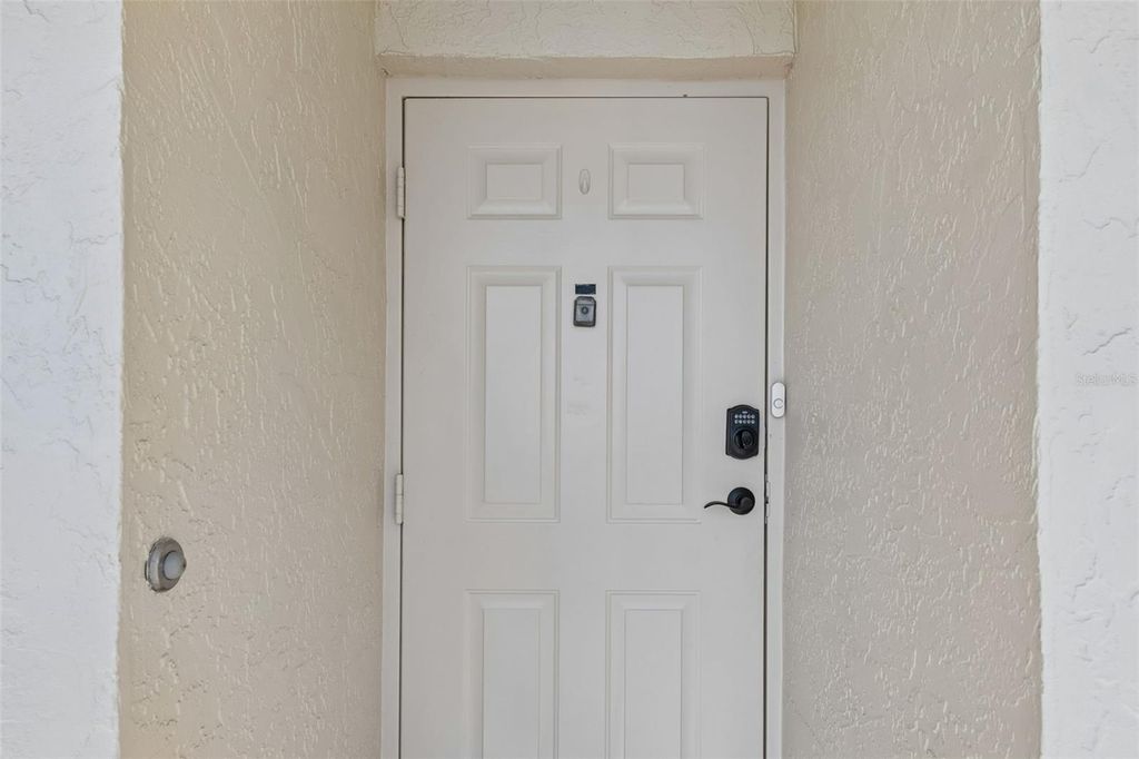 Image 5 of property listing at 900 COVE CAY DRIVE 5F, Clearwater, FL 33760