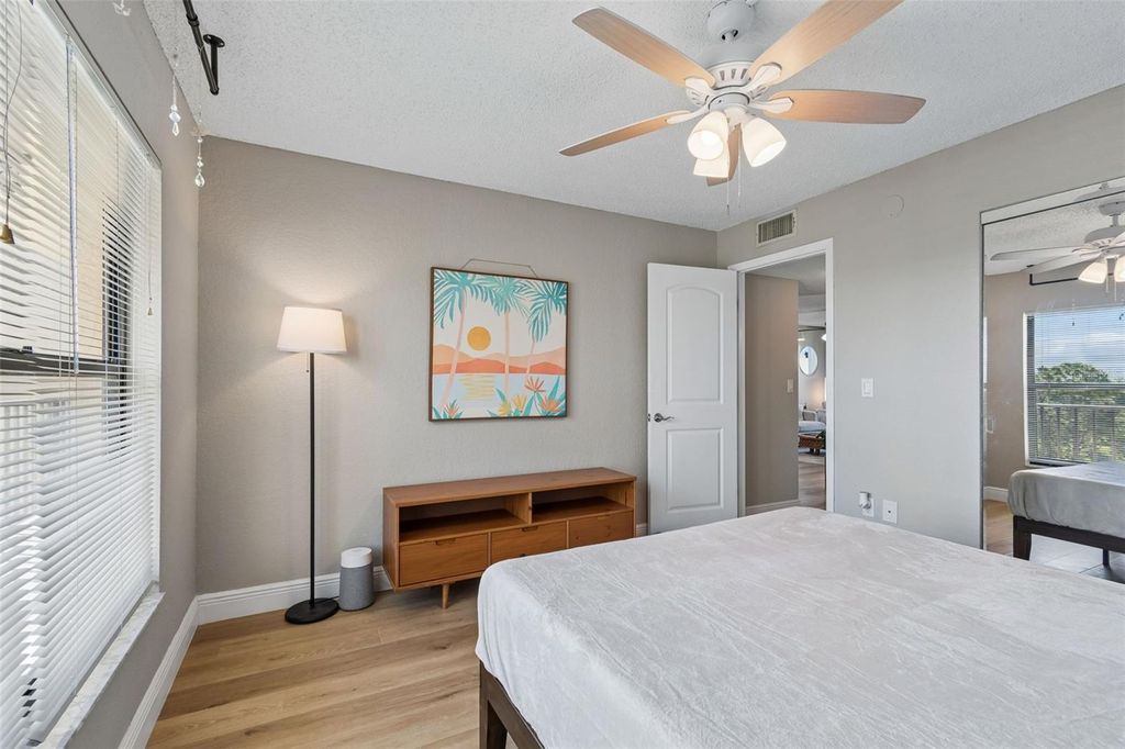 Image 46 of property listing at 900 COVE CAY DRIVE 5F, Clearwater, FL 33760