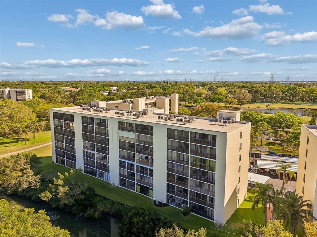 Image 51 of property listing at 900 COVE CAY DRIVE 5F, Clearwater, FL 33760