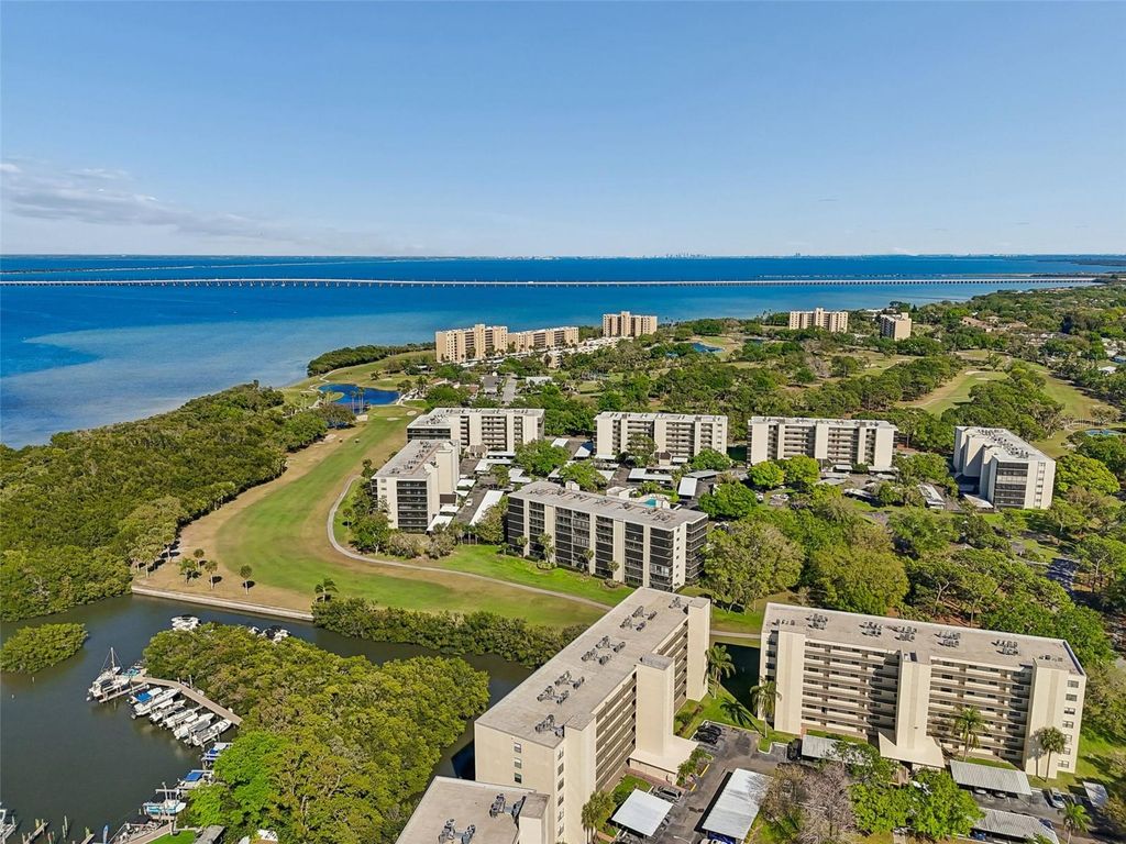 Image 58 of property listing at 900 COVE CAY DRIVE 5F, Clearwater, FL 33760