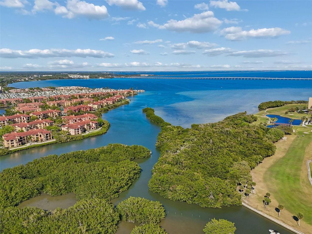 Image 60 of property listing at 900 COVE CAY DRIVE 5F, Clearwater, FL 33760