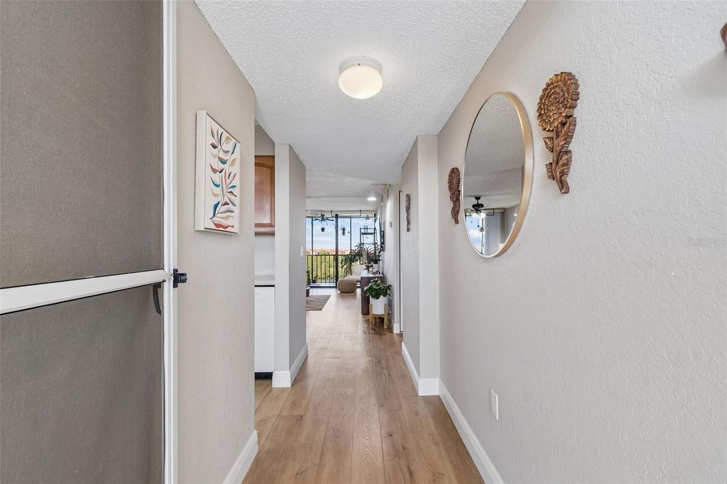 Image 7 of property listing at 900 COVE CAY DRIVE 5F, Clearwater, FL 33760