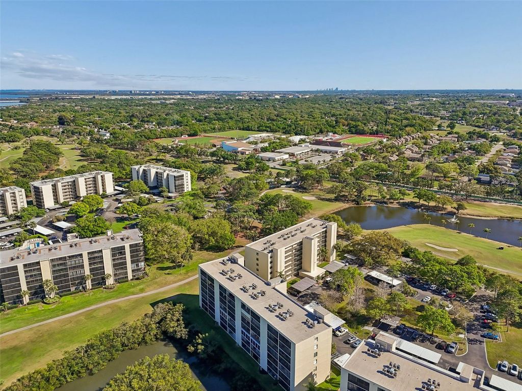 Image 61 of property listing at 900 COVE CAY DRIVE 5F, Clearwater, FL 33760