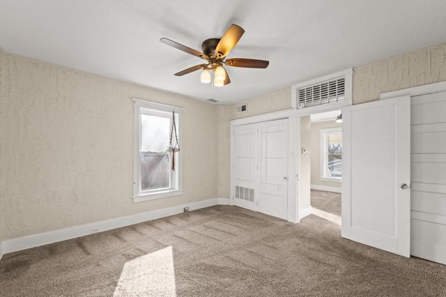 1014 W MCCARTY ST, Jefferson City, MO 65109