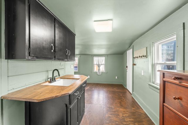 1014 W MCCARTY ST, Jefferson City, MO 65109