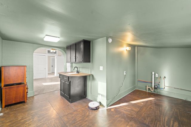 1014 W MCCARTY ST, Jefferson City, MO 65109