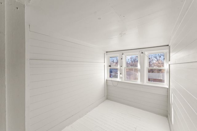 1014 W MCCARTY ST, Jefferson City, MO 65109