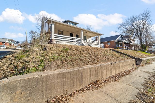 1014 W MCCARTY ST, Jefferson City, MO 65109