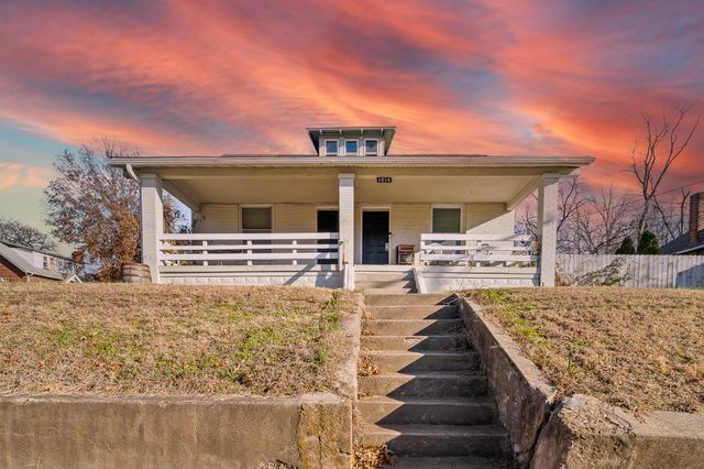 1014 W MCCARTY ST, Jefferson City, MO 65109