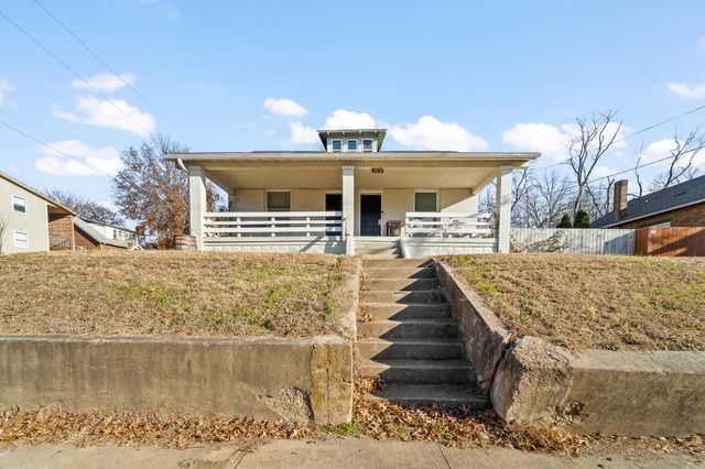 1014 W MCCARTY ST, Jefferson City, MO 65109