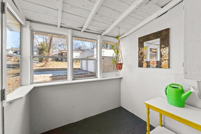 1014 W MCCARTY ST, Jefferson City, MO 65109