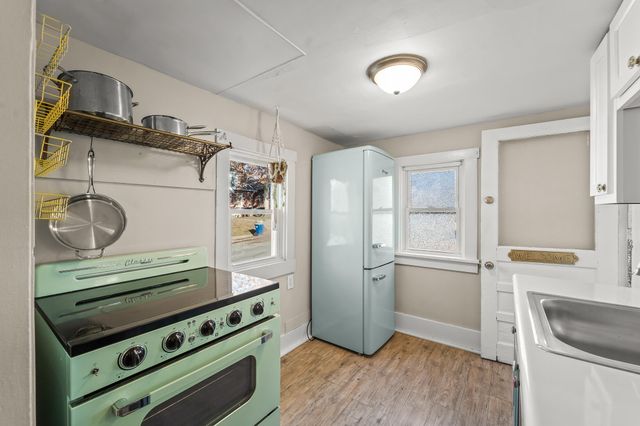 1014 W MCCARTY ST, Jefferson City, MO 65109