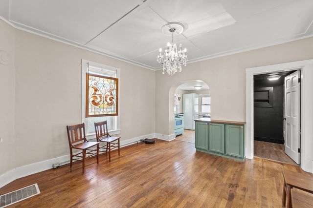 1014 W MCCARTY ST, Jefferson City, MO 65109