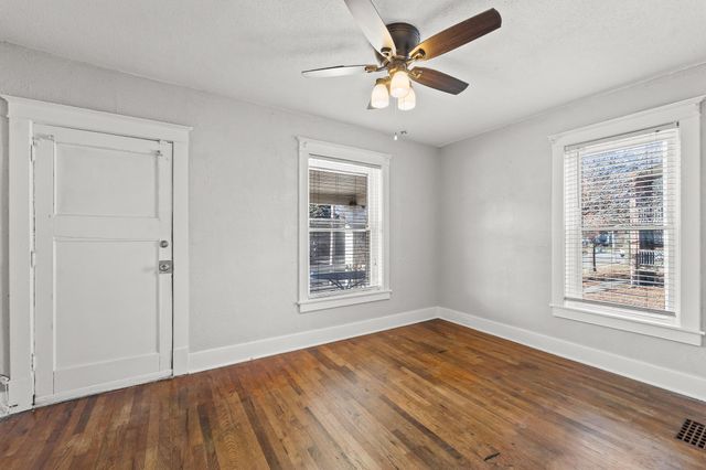 1014 W MCCARTY ST, Jefferson City, MO 65109