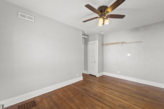 1014 W MCCARTY ST, Jefferson City, MO 65109