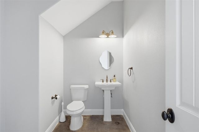 330 Gant RD, Dripping Springs, TX 78620