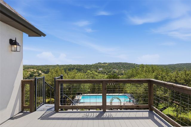 330 Gant RD, Dripping Springs, TX 78620