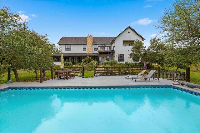 330 Gant RD, Dripping Springs, TX 78620