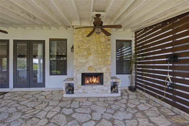 330 Gant RD, Dripping Springs, TX 78620