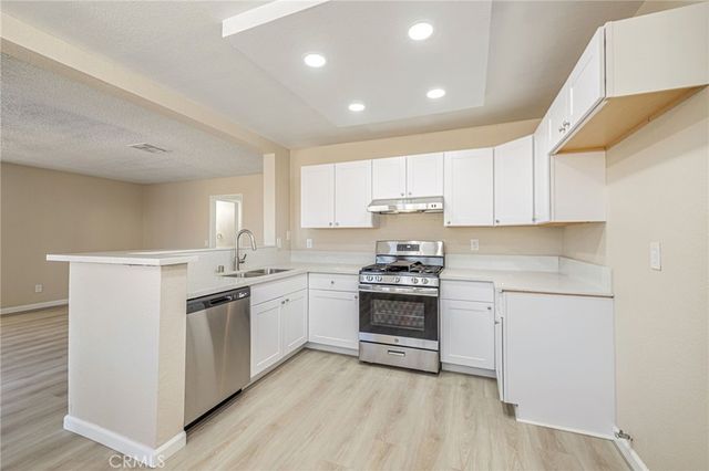 663 E Kettering, Lancaster, CA 93535