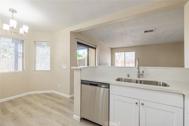 663 E Kettering, Lancaster, CA 93535