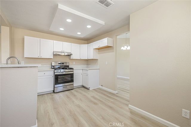663 E Kettering, Lancaster, CA 93535