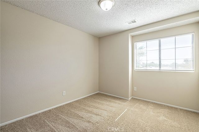 663 E Kettering, Lancaster, CA 93535