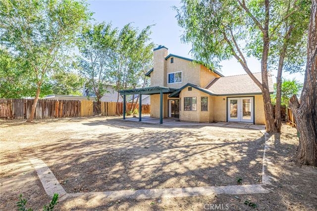 663 E Kettering, Lancaster, CA 93535