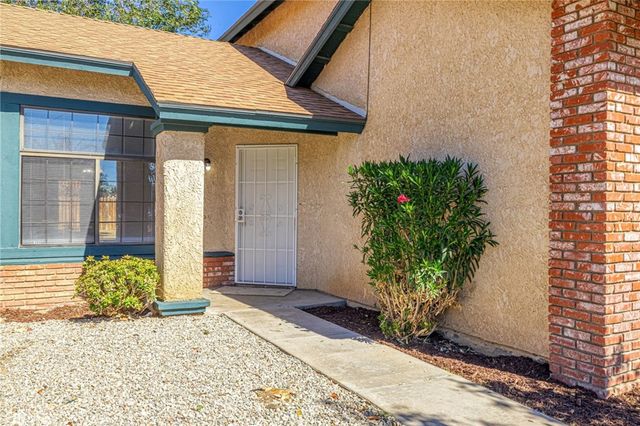 663 E Kettering, Lancaster, CA 93535