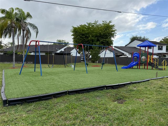 15022 SW 127th Pl, Miami, FL 33186