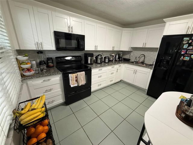 15022 SW 127th Pl, Miami, FL 33186