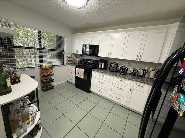 15022 SW 127th Pl, Miami, FL 33186