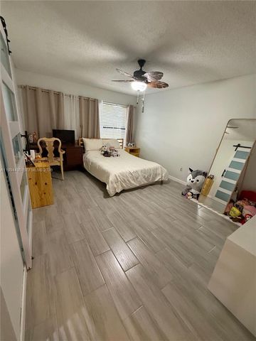 15022 SW 127th Pl, Miami, FL 33186