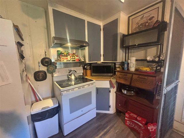 724 W 5th Street, Groveton, TX 75845