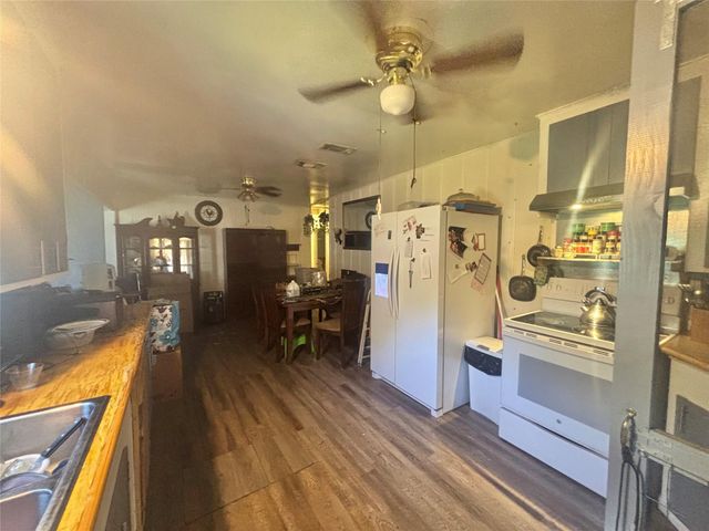 724 W 5th Street, Groveton, TX 75845