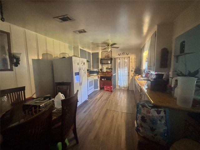 724 W 5th Street, Groveton, TX 75845