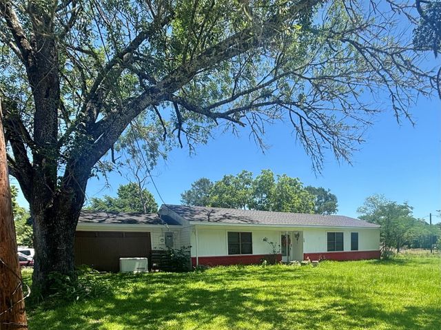 724 W 5th Street, Groveton, TX 75845