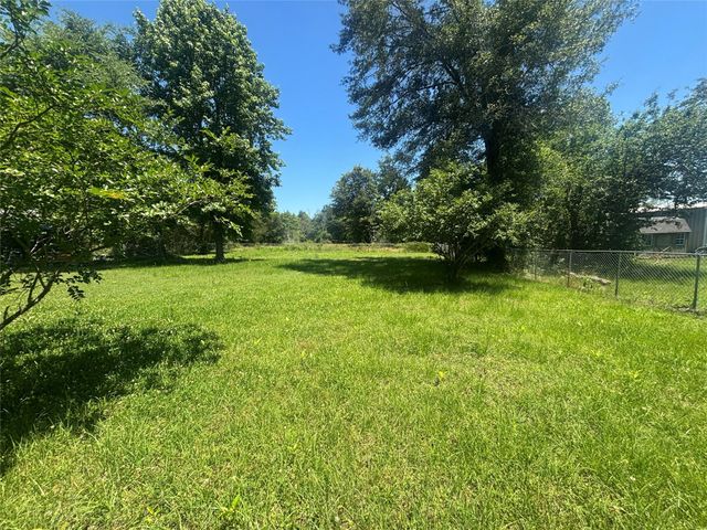 724 W 5th Street, Groveton, TX 75845