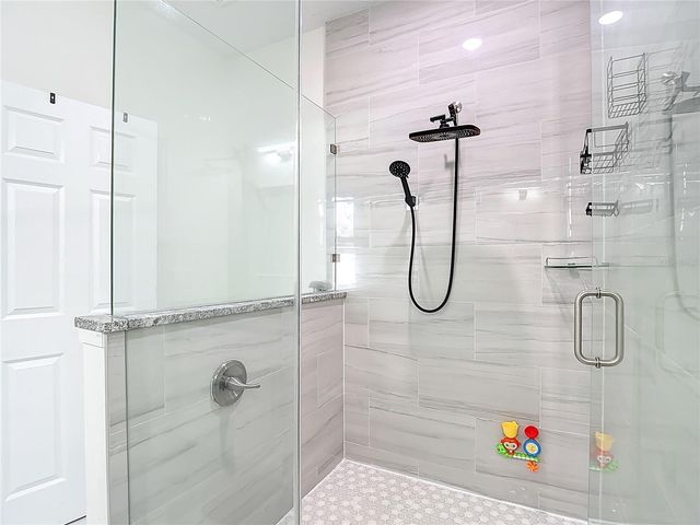 1747 S OAK STREET, Seffner, FL 33584