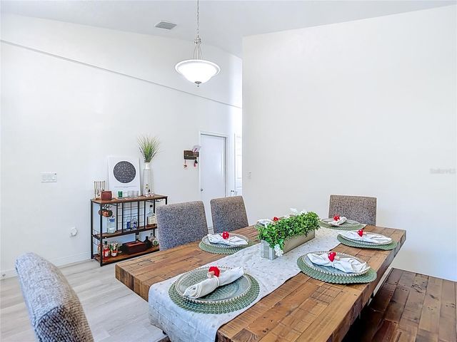 1747 S OAK STREET, Seffner, FL 33584