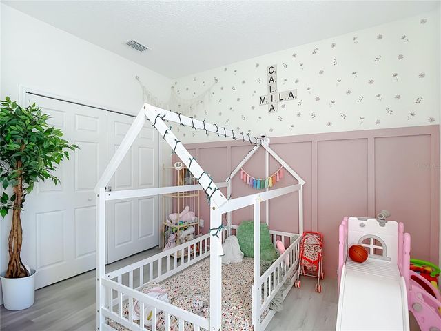 1747 S OAK STREET, Seffner, FL 33584