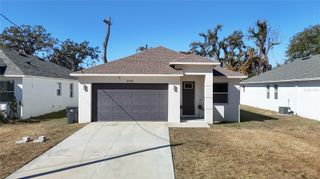 1747 S OAK STREET, Seffner, FL 33584