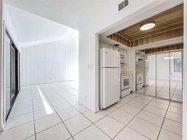 205 CROWN OAKS WAY 205, Longwood, FL 32779