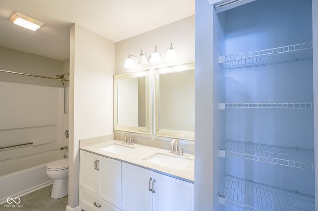 12548 Courage Crossing, Fishers, IN 46037