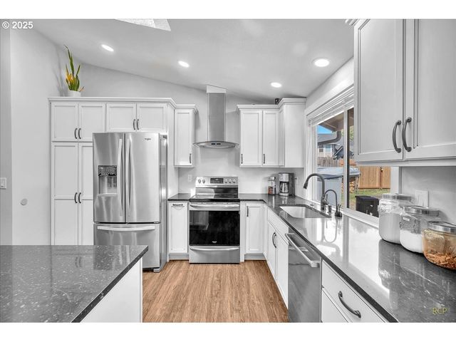 18365 Sw SPRINGFIELD St, Beaverton, OR 97078